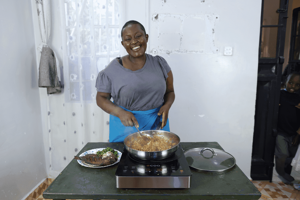 Virginia kariuki wanjiru using induction cooker